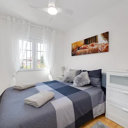 Apartment Cb Living - 2 Bedroom Near Zenia *
