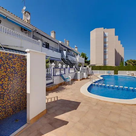 Cb Living - 2 Bedroom Near Zenia Apartment *